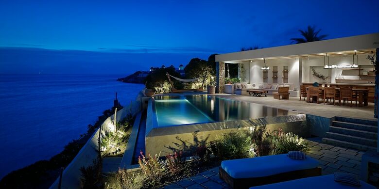 Hotel Belvedere Waterfront Villa & Suites