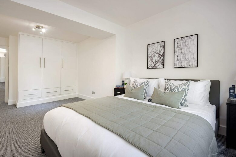 Modern Kensal Green Apartment