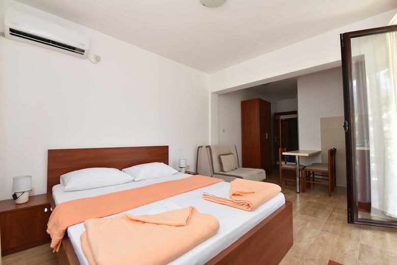 Studio Apartments 6 Palmi