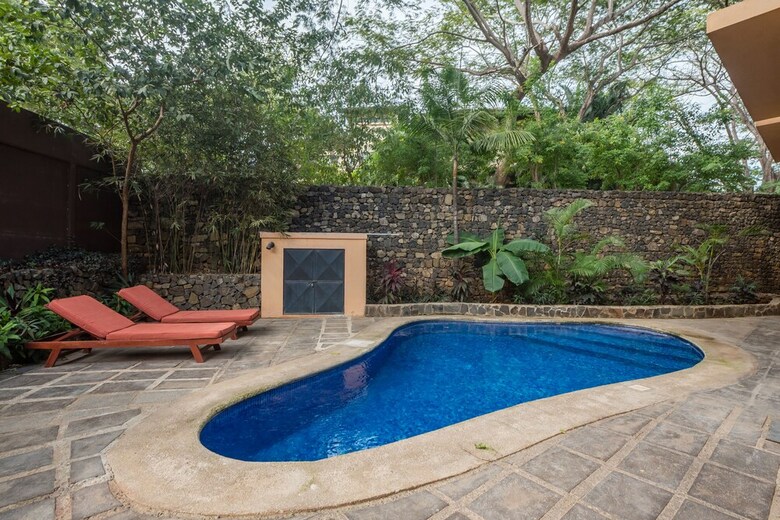 Jet Luxury At Langosta Beachresortvillas