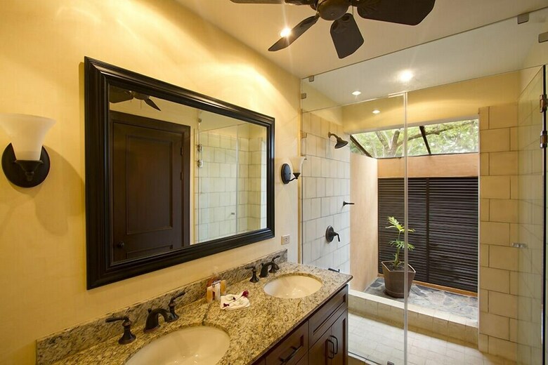 Jet Luxury At Langosta Beachresortvillas