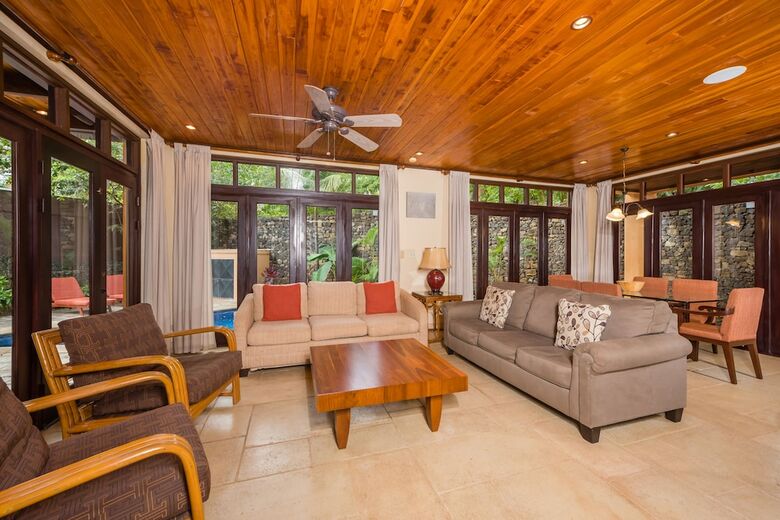 Jet Luxury At Langosta Beachresortvillas