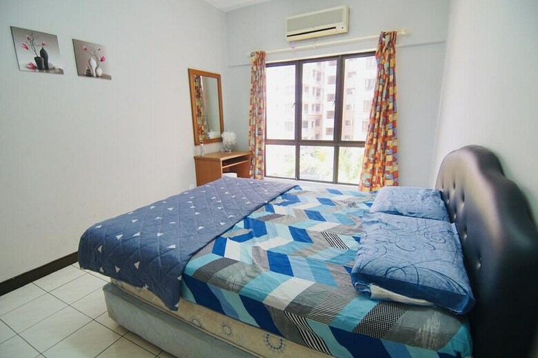 Apartamentos Marina Vacation Units By Perry