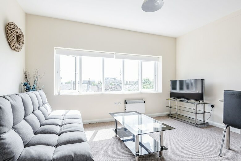 Home To Home Watford Apartment