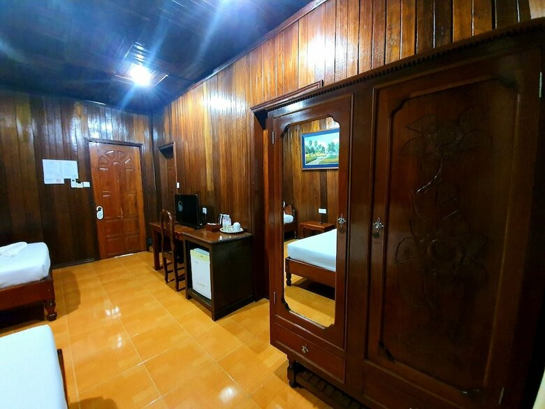 Sam Moon's Hotel Angkor Wooden House
