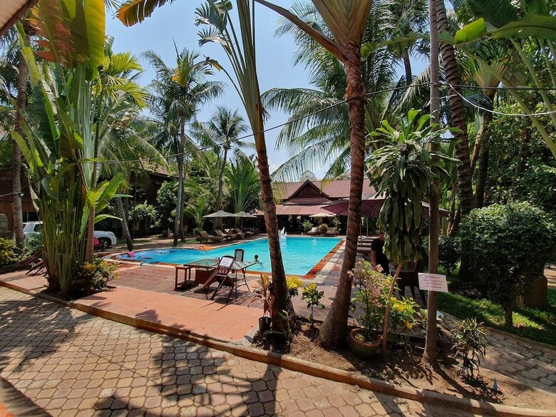 Sam Moon's Hotel Angkor Wooden House
