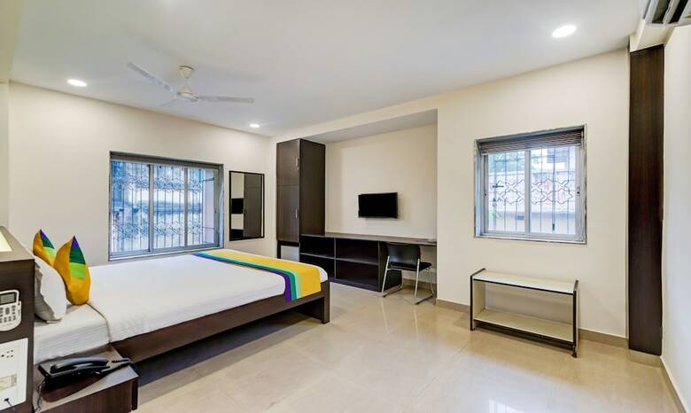 Hotel Treebo Trip Neeranand Plaza