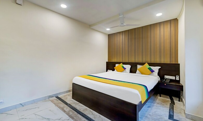 Hotel Treebo Trip Neeranand Plaza