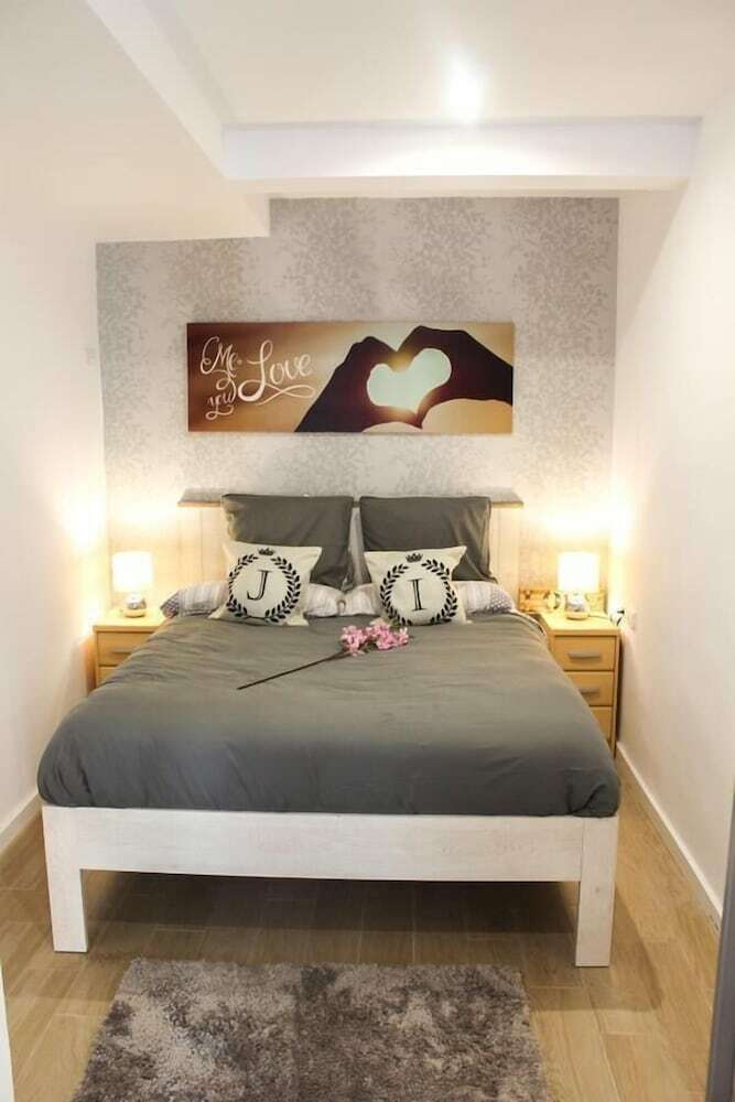 Barcel� Esteve Apartaments