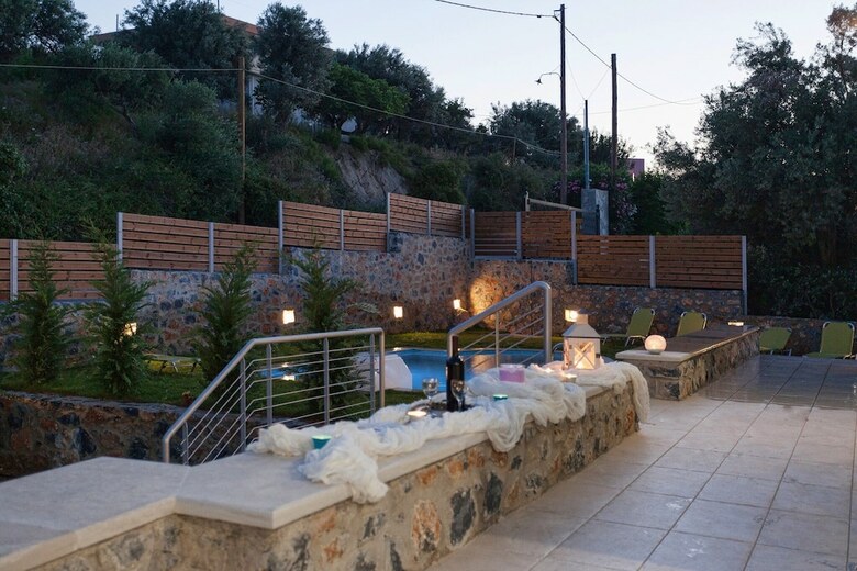 Aparthotel Mela Villas