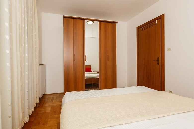 Apartments Zenta