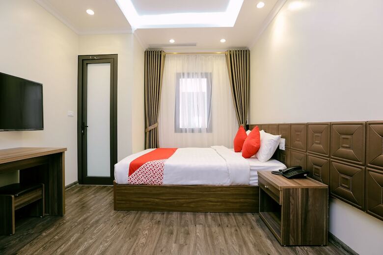 Oyo 562 Halong Legend Hotel
