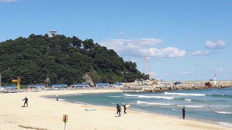 The Sea On The Hill