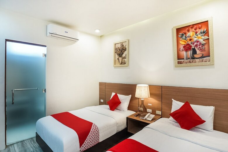 Oyo 489 Casa Mia Hotel Suites