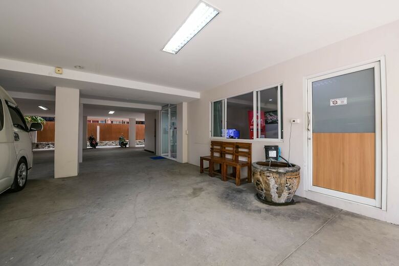 Hotel Oyo 438 Home 24