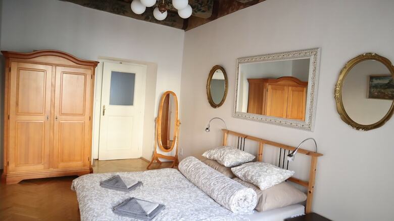 Aparthotel Historical Place Under Castle