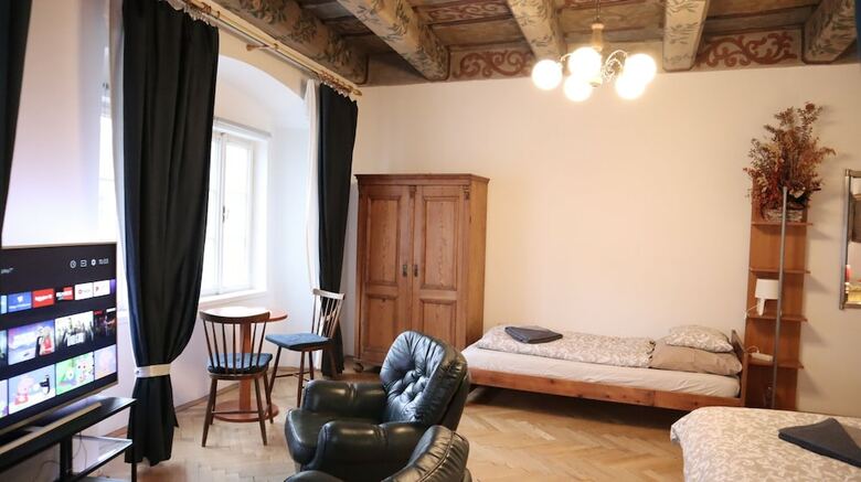 Aparthotel Historical Place Under Castle