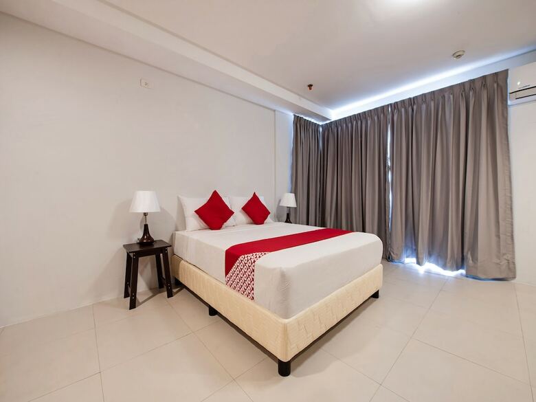 Hotel Oyo 533 Amina Plaza