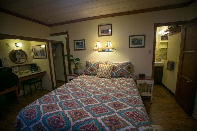 Hotel Outside Inn
