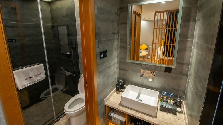 Yiwu Ceo Dinghao Hotel