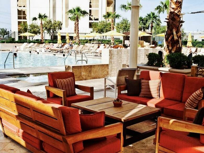Abz Signature Deluxe Suites