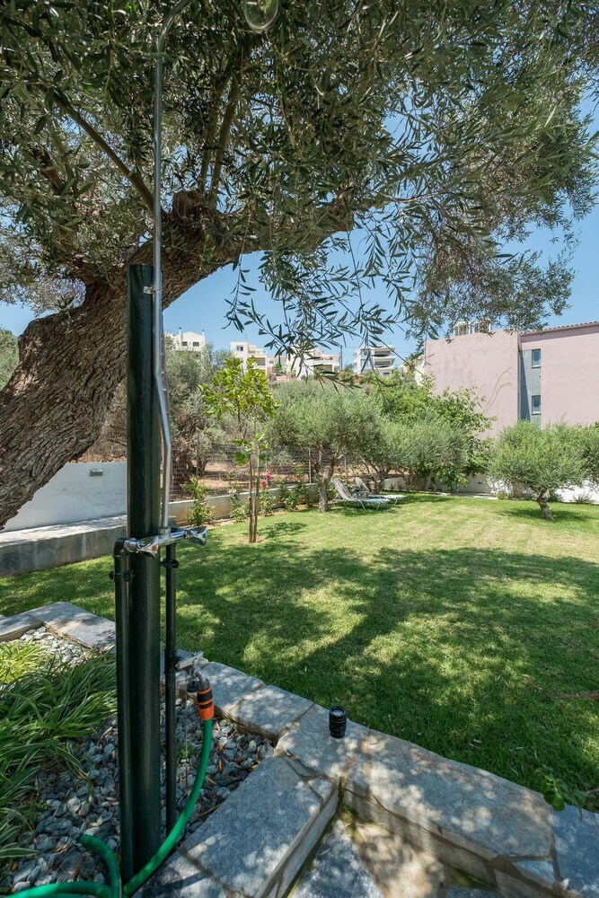 Apartamentos Newly Renovated Garden Flat