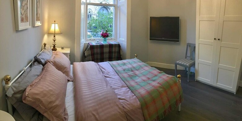 2 Bedroom City Apartment