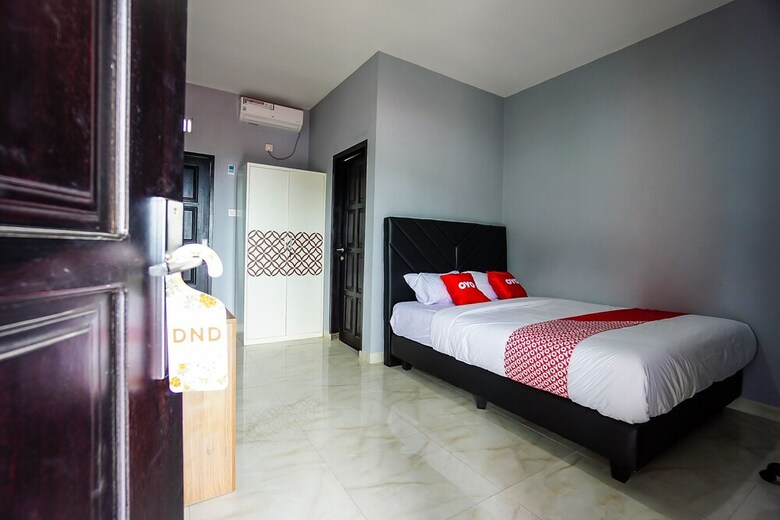 Hotel Oyo 1680 Hanna Residence