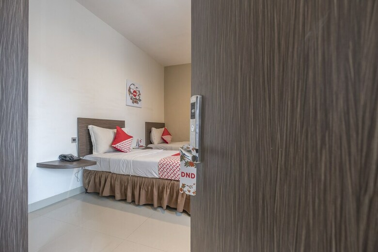 Oyo 1679 Hotel Century Makassar