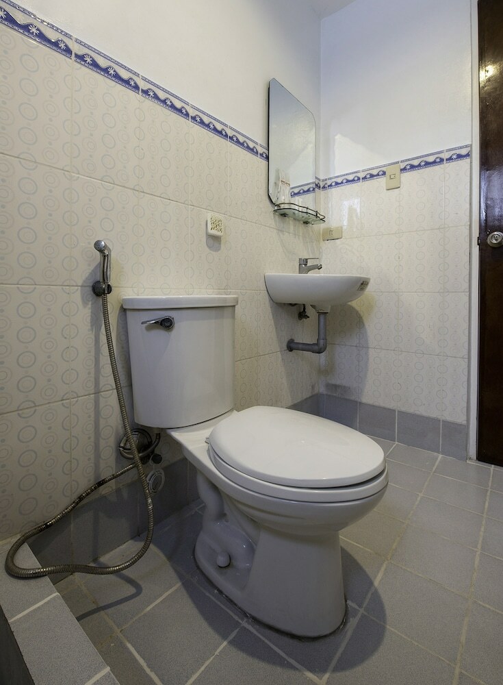 Oyo 497 Paradise Hotel