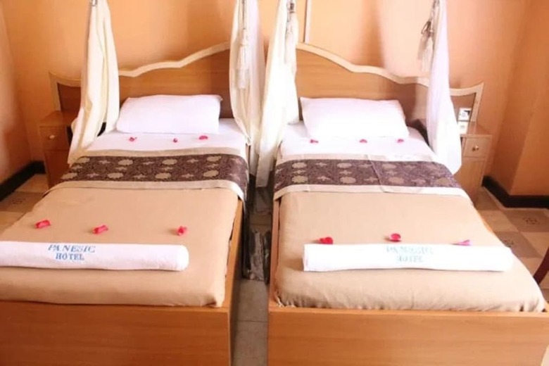 Panesis Hotel