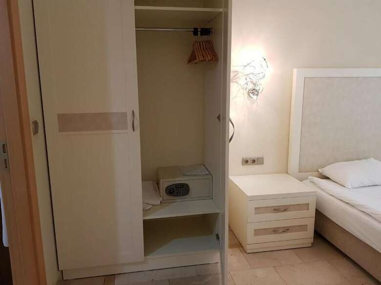 Goldcity Apartments
