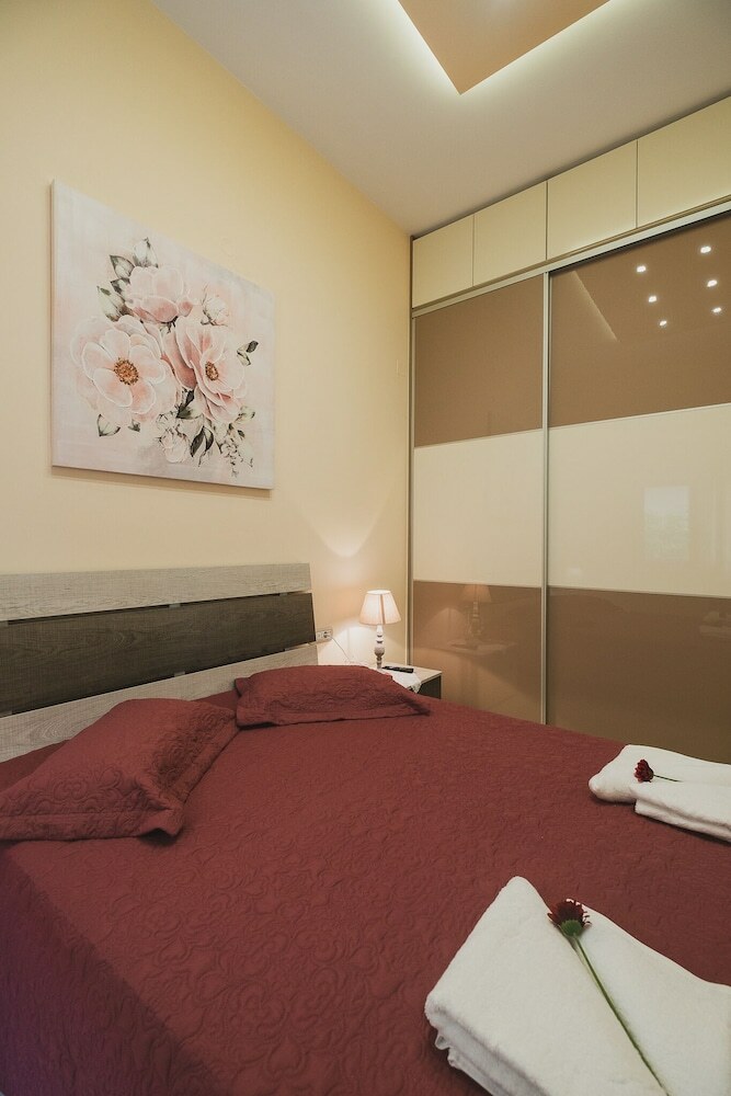 Villa Spacious & New Fully Equipped Home With Parking