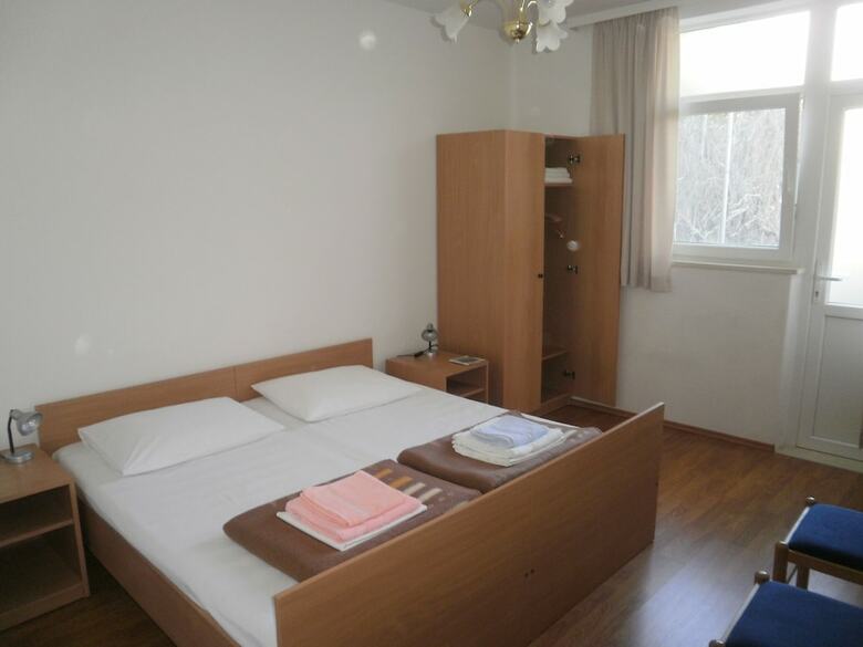 Apartments Kust
