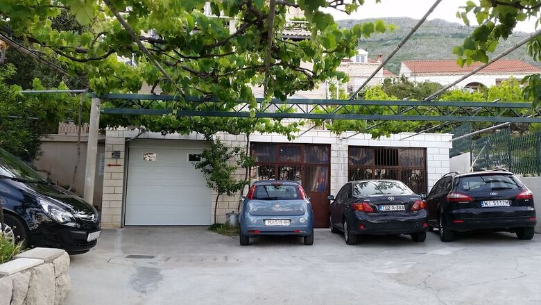 Apartments Kust