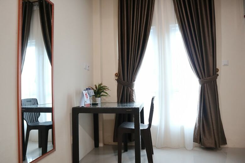 Hotel Oyo 1648 Penginapan Three Joye