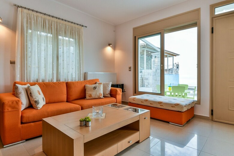 Villa With Striking Views Over The Infinity Pool