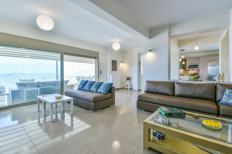 Villa With Striking Views Over The Infinity Pool