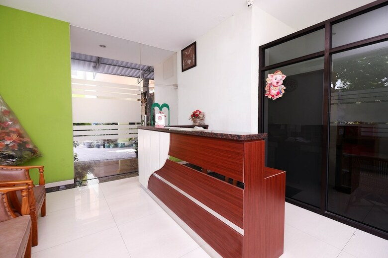 Oyo 1532 Mawar Indah Hotel
