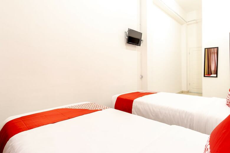 Hotel Oyo 1400 Barat Residence