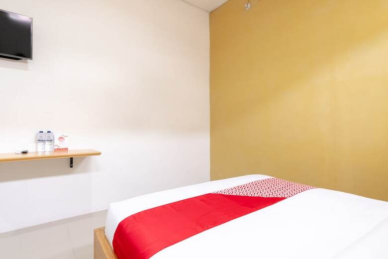 Hotel Oyo 1400 Barat Residence