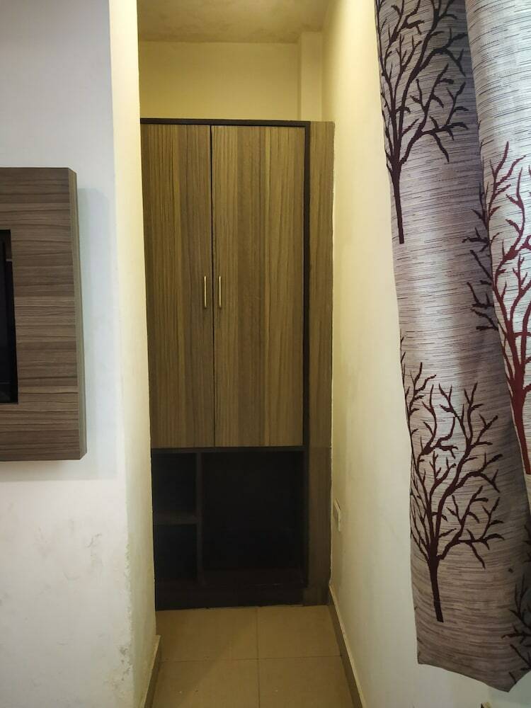 Hotel Adb Rooms Glance Inn Laxmi Nagar