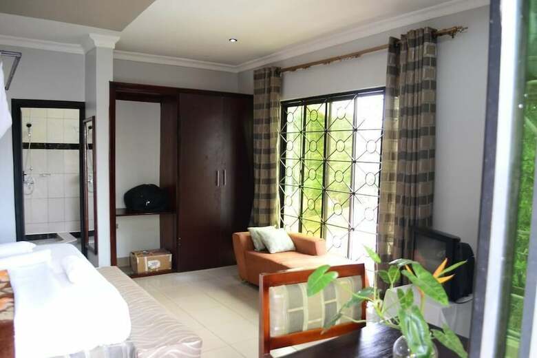 The Walkgard Transit Hotel