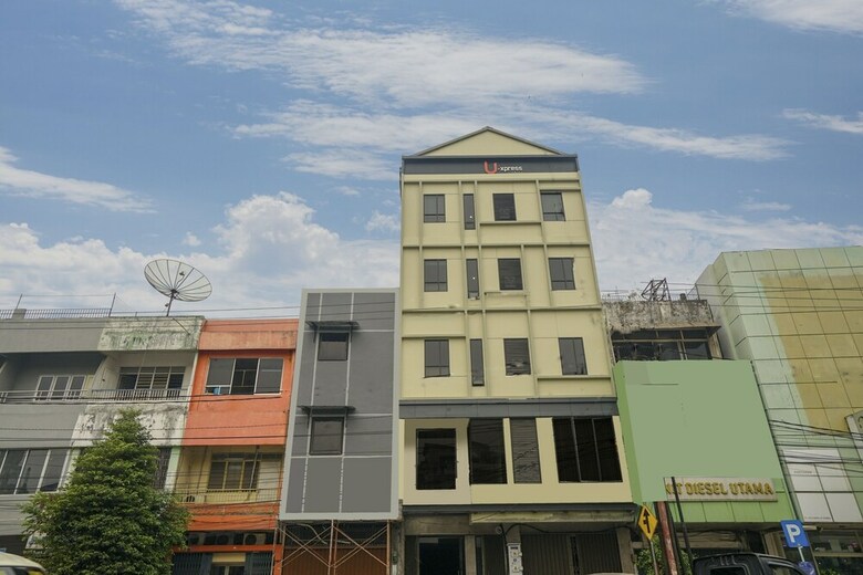 Hostal Oyo 1574 U Xpress Hotel