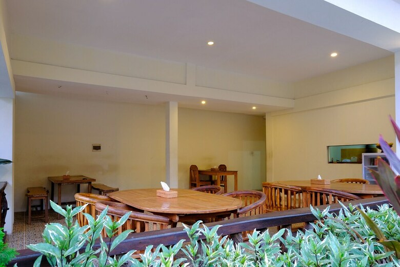 Hostal Oyo 1659 Sengkunyit Bukit Hotel