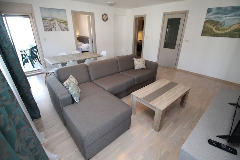 Fontana Lux Apartments
