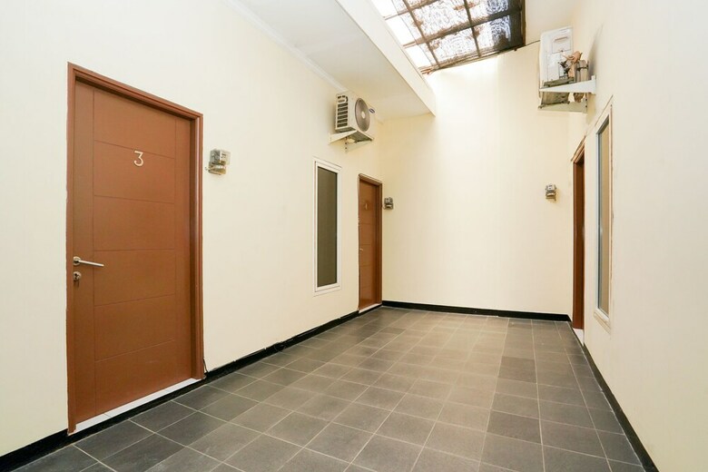 Hostal Oyo 1857 Wonoboyo Residence