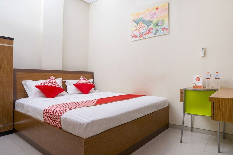 Hotel Oyo 1761 Pondok Indah Rumah Kost
