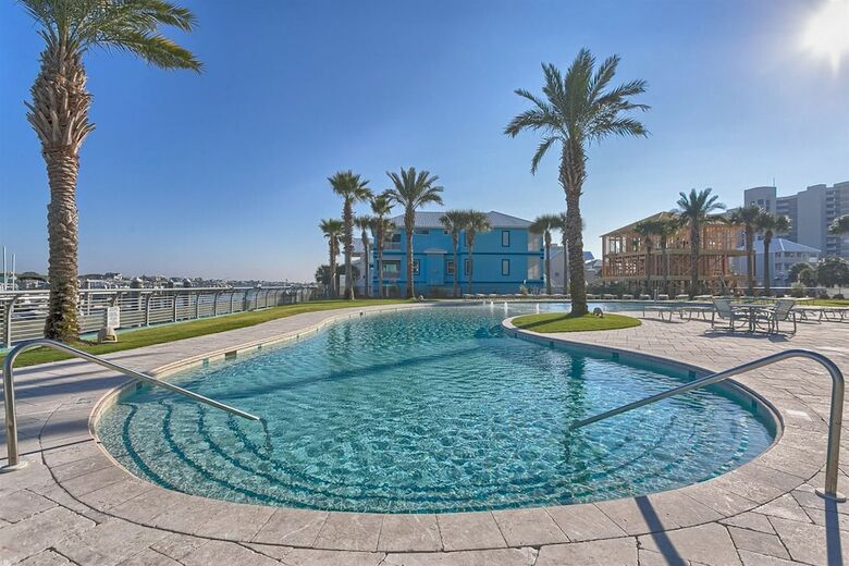 Bella Luna P10 By Meyer Vacation Rentals