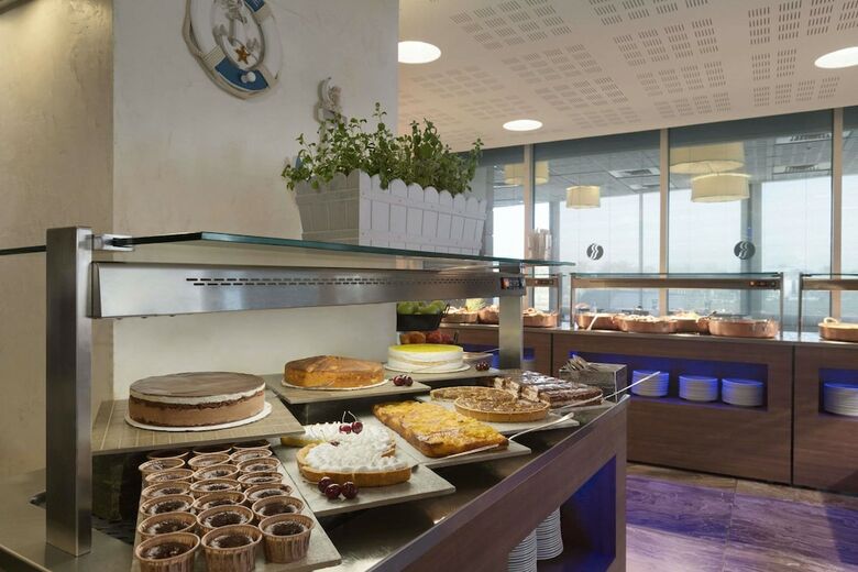 Ramada Hotel & Suites By Wyndham Netanya